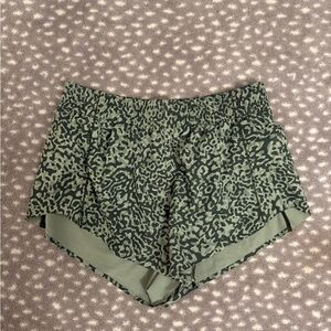 Athleta printed hustle shorts